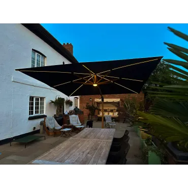 Pisa 3.5M Dia Cantilever Parasol & LED Lights