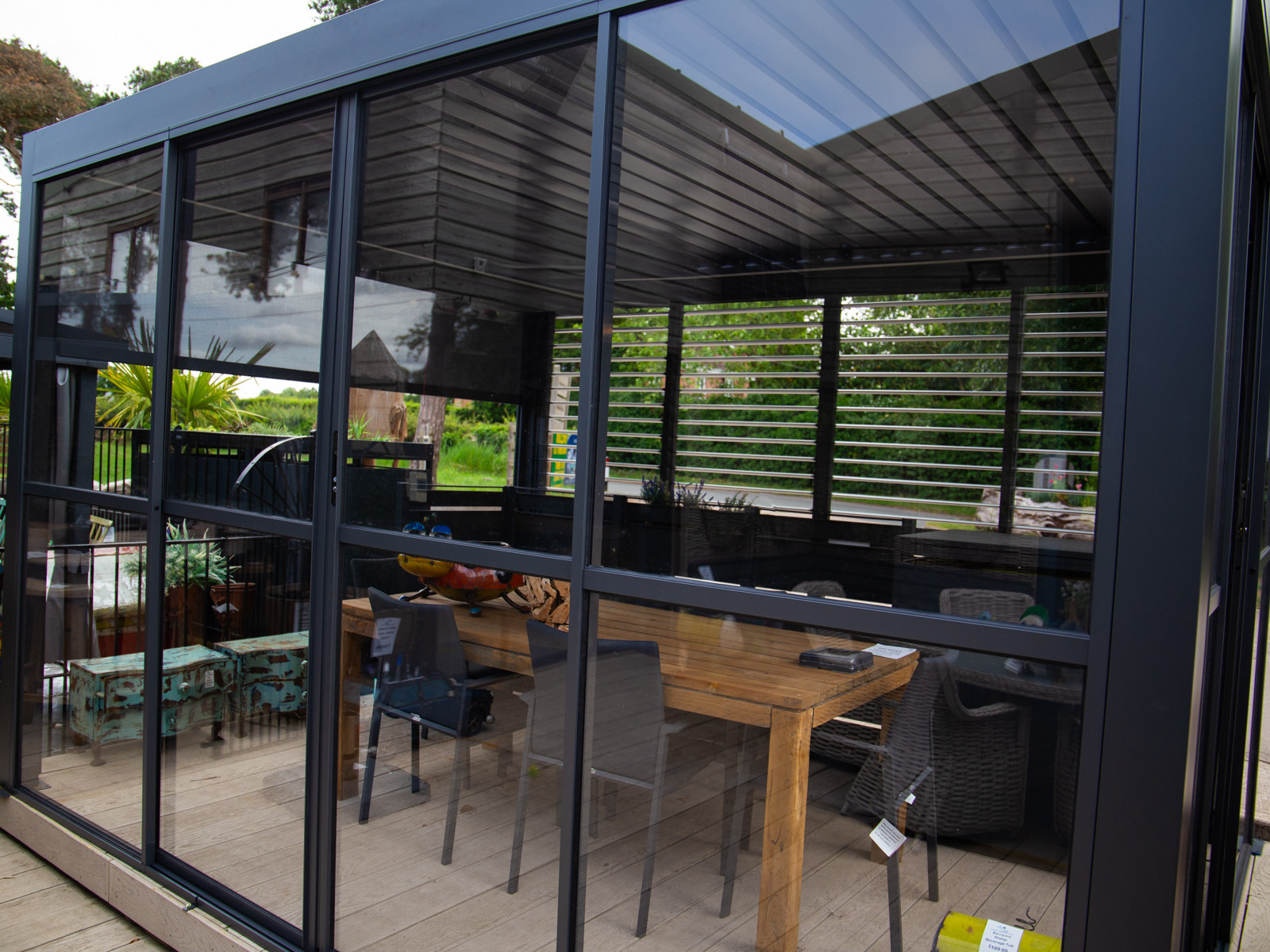 Neptune - Acrylic Sliding Doors