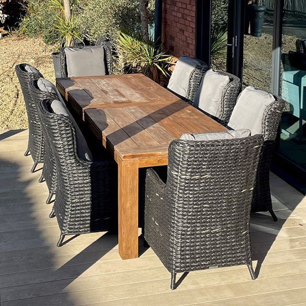 Thornbury 8 Chair Dining Set