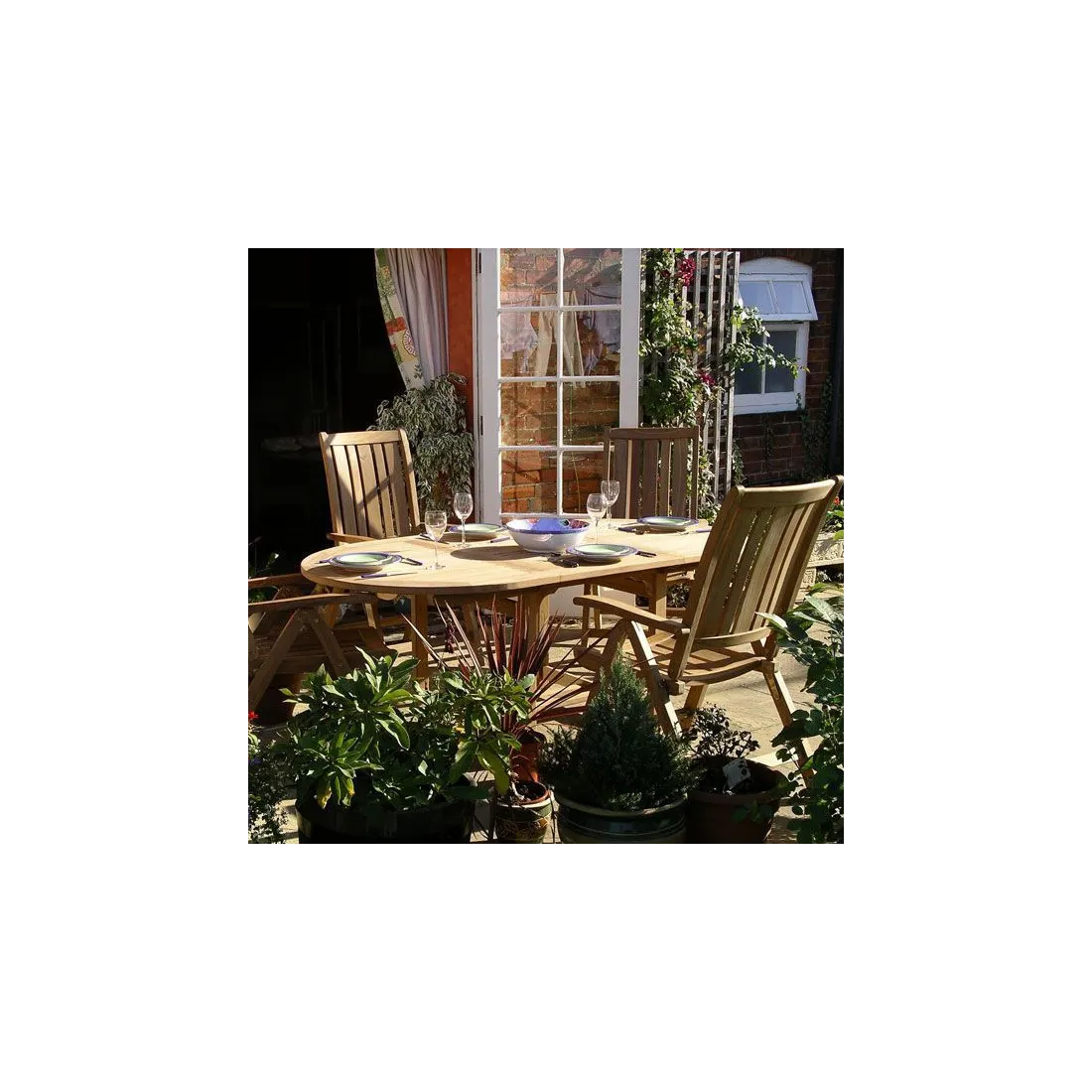 Classic 2M Table and Kingsbury Recliners Classic 2M Table and Kingsbury Recliners
