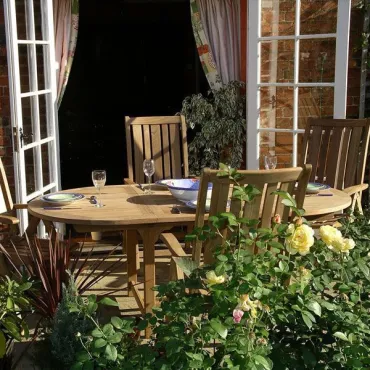 Classic 2M Table and Kingsbury Recliners