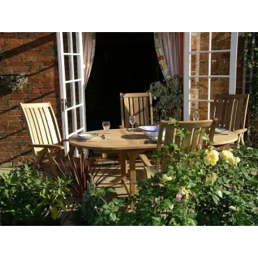 Classic 2M Table and Kingsbury Recliners