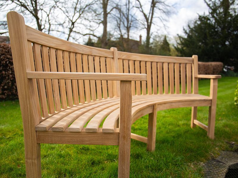 Contour Curved Bench With Arms