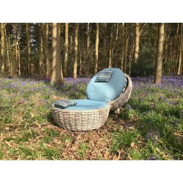 Fiji Magic Apple Day Bed