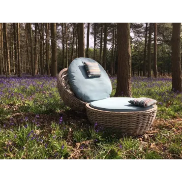 Fiji Magic Apple Day Bed