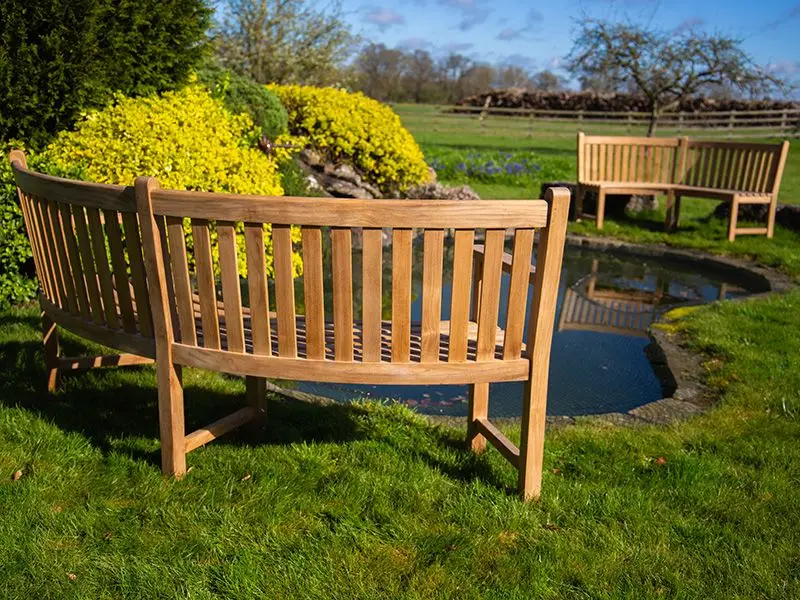 Contour Curved Bench With Arms