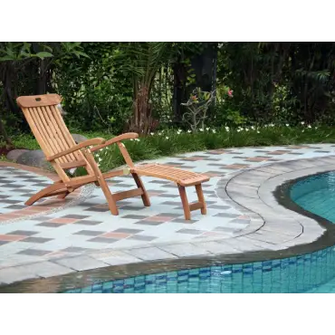 Vintage Steamer Lounger