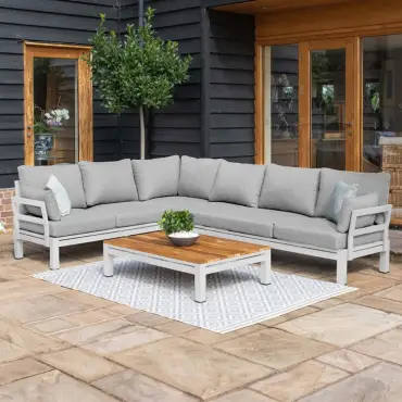 Oslo Corner Group with With Rising Table