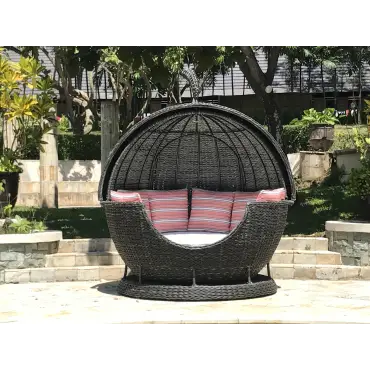 Midnight Montana outdoor garden furniture Apple Day Bed