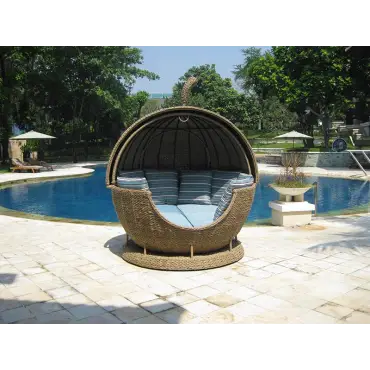 Montana Apple Day Bed Outdoor Rattan Weave