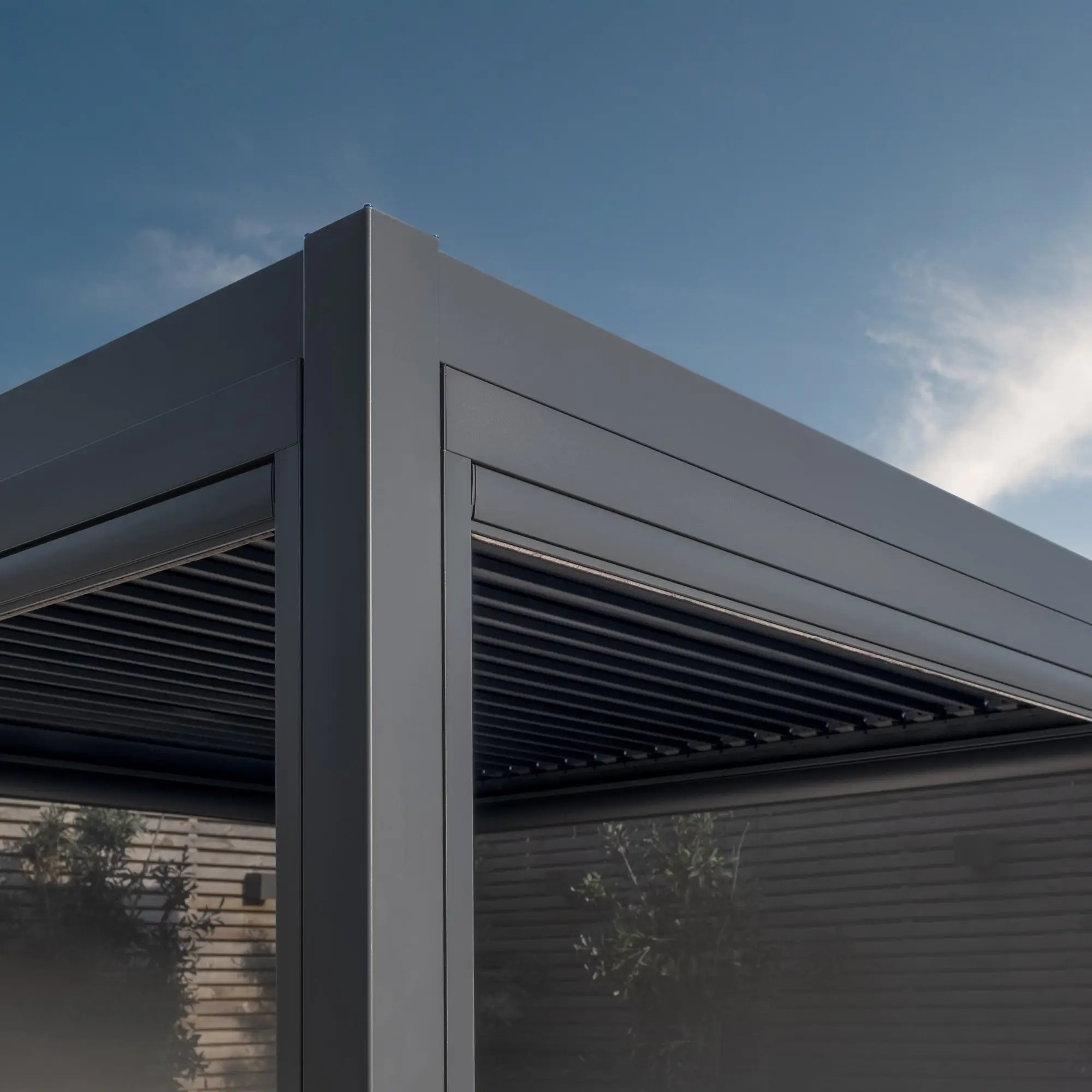Jupiter 3m x 3m Aluminium Pergola Frame & Manual Operated Galvanised Steel Roof Louvres