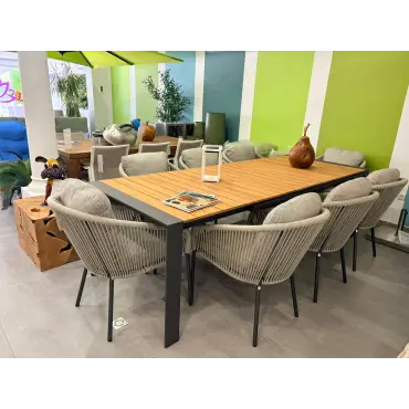 Exclusive Java Set Jakarta Table and stylish 8 elegant chairs