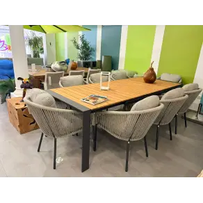 Exclusive Java Set Jakarta Table and stylish 8 elegant chairs