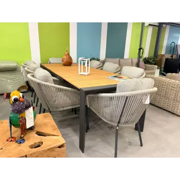 Exclusive Java Set Jakarta Table and stylish 8 elegant chairs