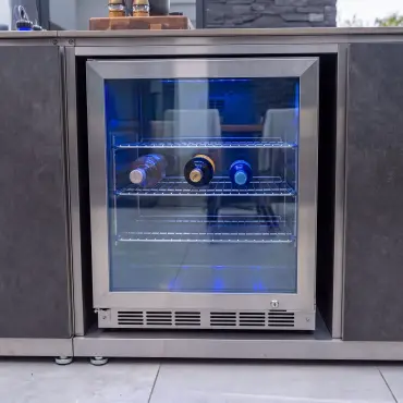 Outdoor Kitchen Island & Bar