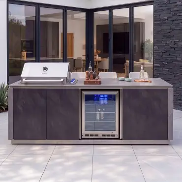Outdoor Kitchen Island & Bar