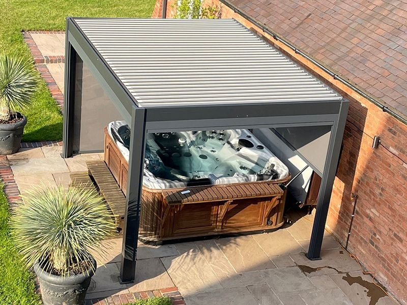 Eclipse 3 X 4m LED Motorised Pergola | Free Standing EXDISPLAY +3 Screens