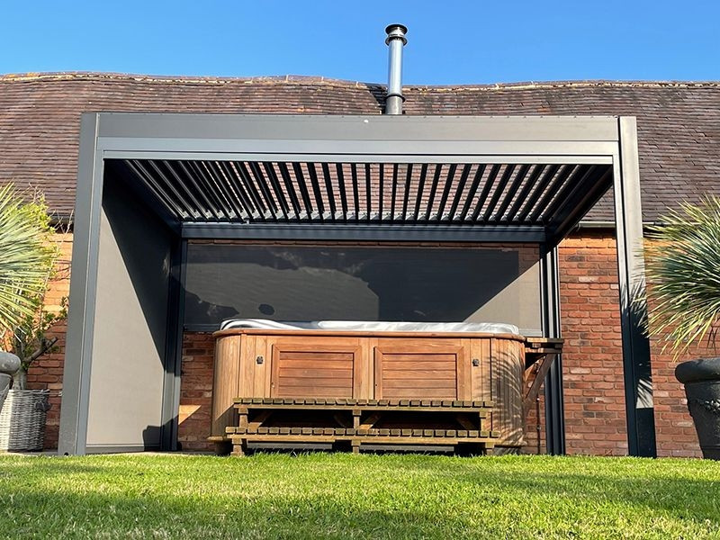 Eclipse 3 X 4m LED Motorised Pergola | Free Standing EXDISPLAY +3 Screens