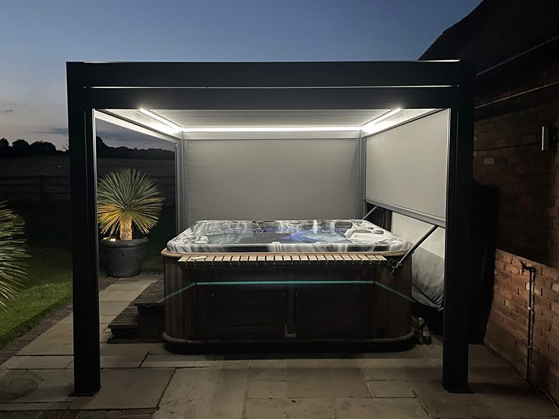 Eclipse 3 X 4m LED Motorised Pergola | Free Standing EXDISPLAY +3 Screens