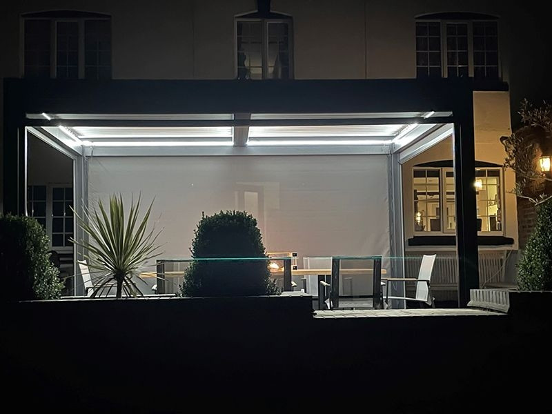 Eclipse 3 X 4m LED Motorised Pergola | Free Standing EXDISPLAY +3 Screens