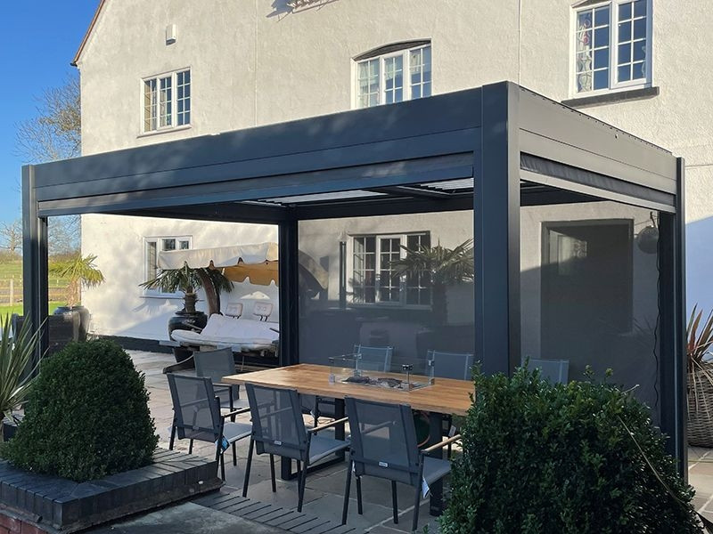 Eclipse 3 X 4m LED Motorised Pergola | Free Standing EXDISPLAY +3 Screens