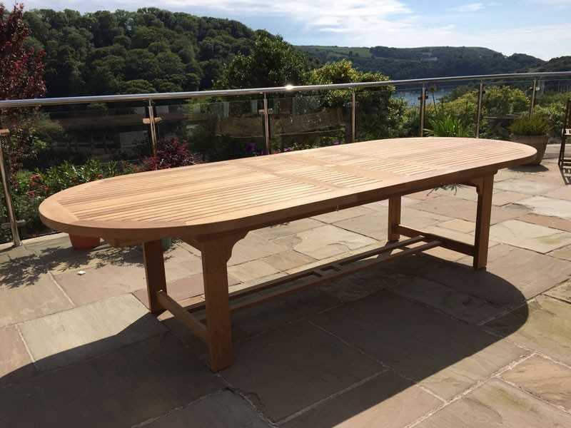 Chunky 240cm to 300cm ext table Certified