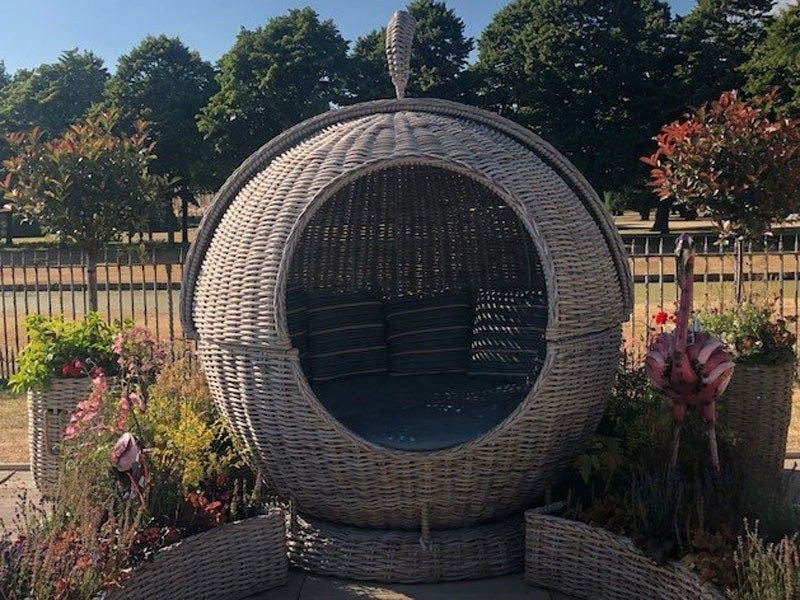 Fiji Apple Day Bed Ex display