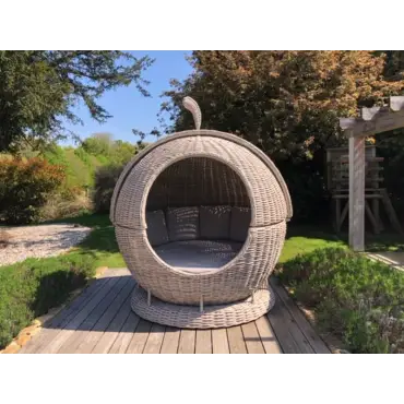 Fiji Apple Day Bed Ex display
