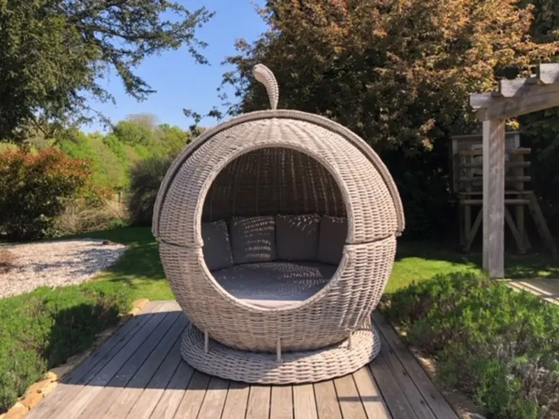 Fiji Apple Day Bed Ex display