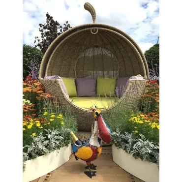 Pete The Pelican Drinks Tub ex display